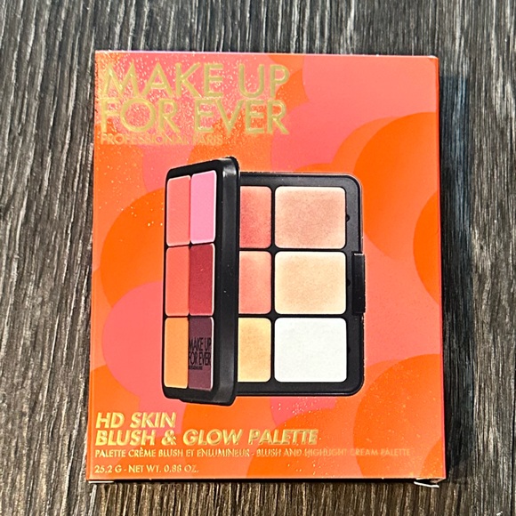 Nib HD SKIN BLUSH & GLOW PALETTE
LONGWEAR CREAM BLUSH & HIGHLIGHT PALETTE - Picture 3 of 4